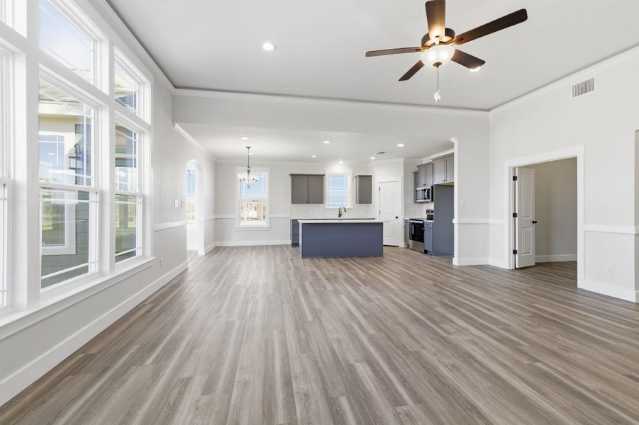 Spacious, unfurnished interior of a new home in Lonesome Dove, San Antonio (Image 28).