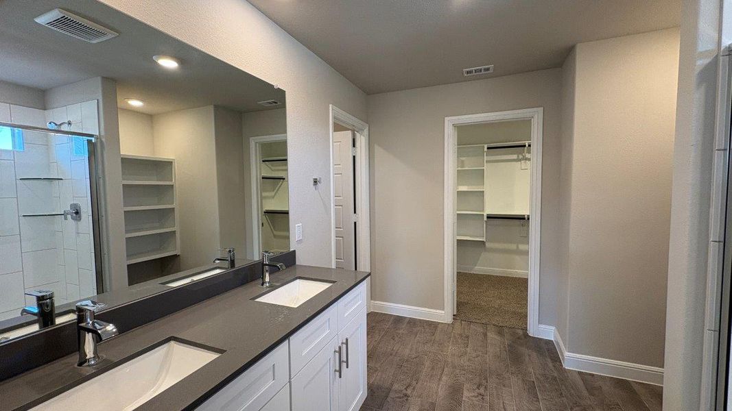 Furnished interior view inside a new home in Sandstone Estates, Granbury (Image 10). Furnished interior view inside a new home in Sandstone Estates, Granbury (Image 10).
