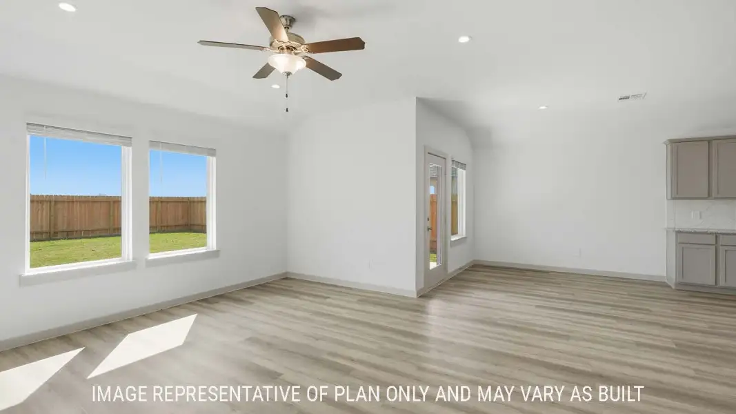 Representative unfurnished interior of a home built from the Texas Cali by D.R. Horton in Woodland Park, Beaumont (Image 18).