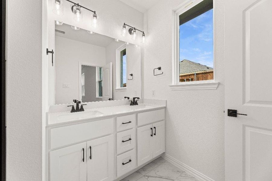 30. 1604 Grassy Pond - Bath (3) 30. 1604 Grassy Pond - Bath (3)