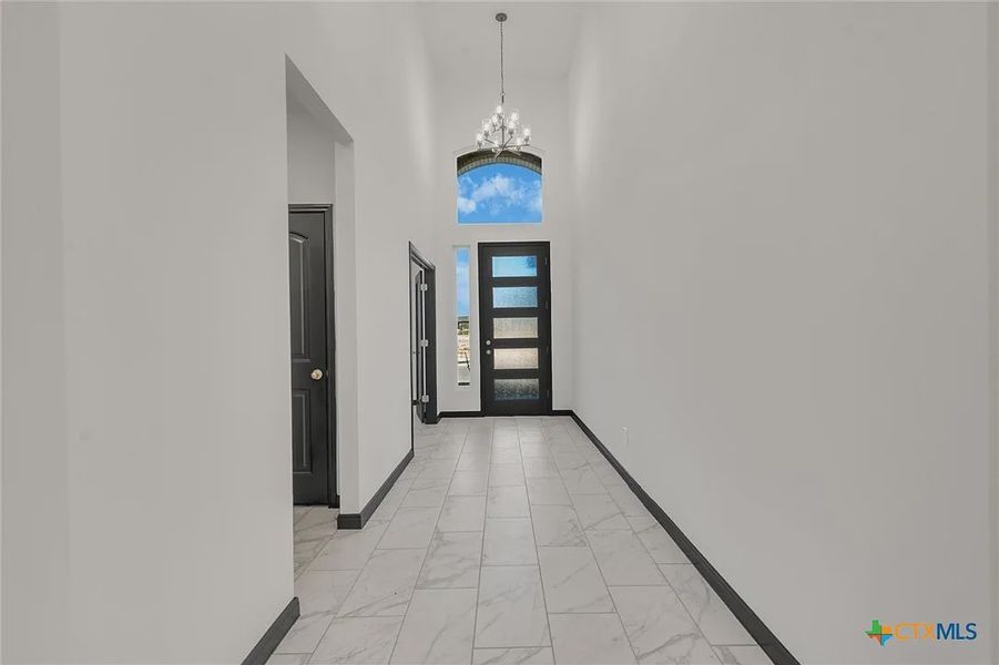 Spacious, unfurnished interior of a new home in Heritage Oaks, Killeen (Image 25).