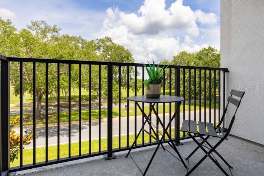 Exterior details and patio area of a home in , Kissimmee (Image 3).