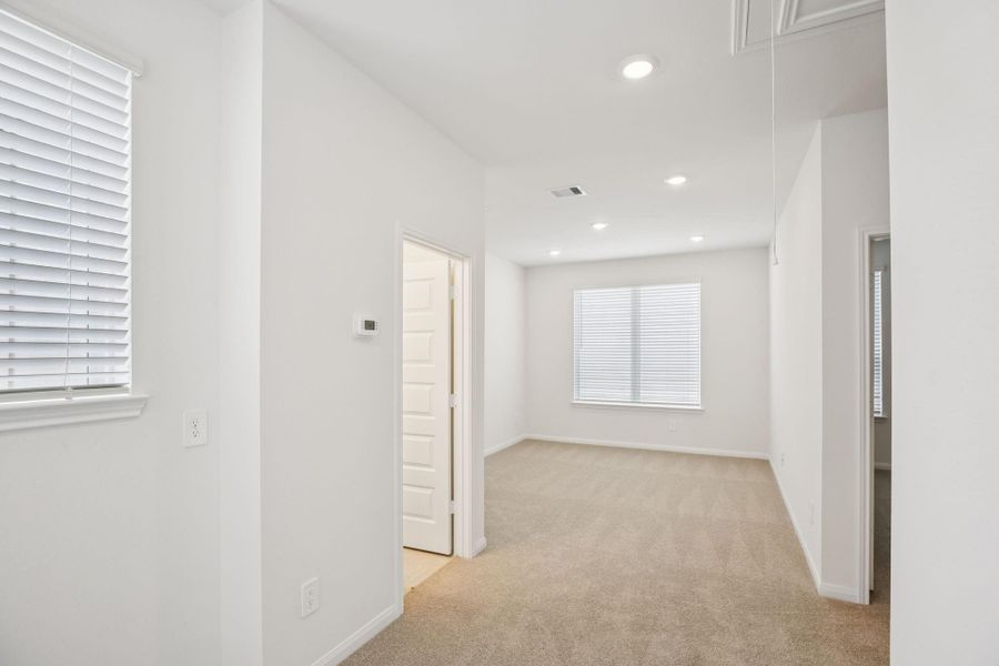 Spacious, unfurnished interior of a new home in , Atascocita (Image 17).