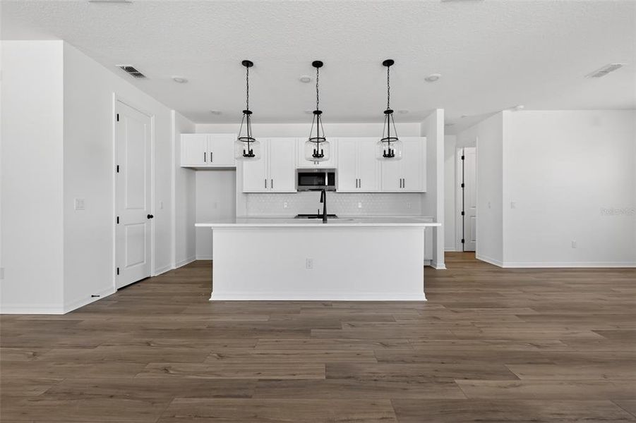 Spacious, unfurnished interior of a new home in Trailside, Mount Dora (Image 12).