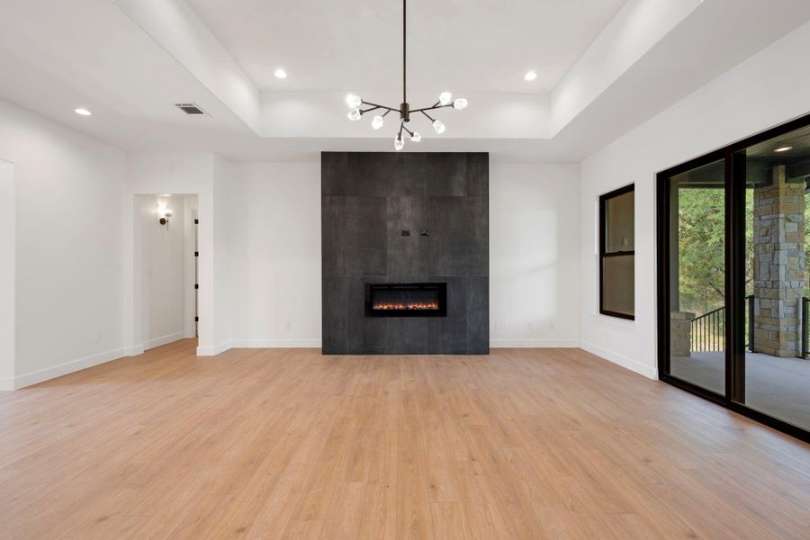 Spacious, unfurnished interior of a new home in , Horseshoe Bay (Image 31).