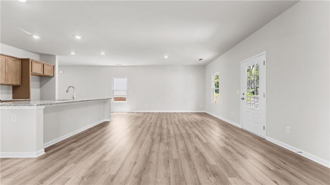 Spacious, unfurnished interior of a new home in Magnolia Trace, Flowery Branch (Image 8).