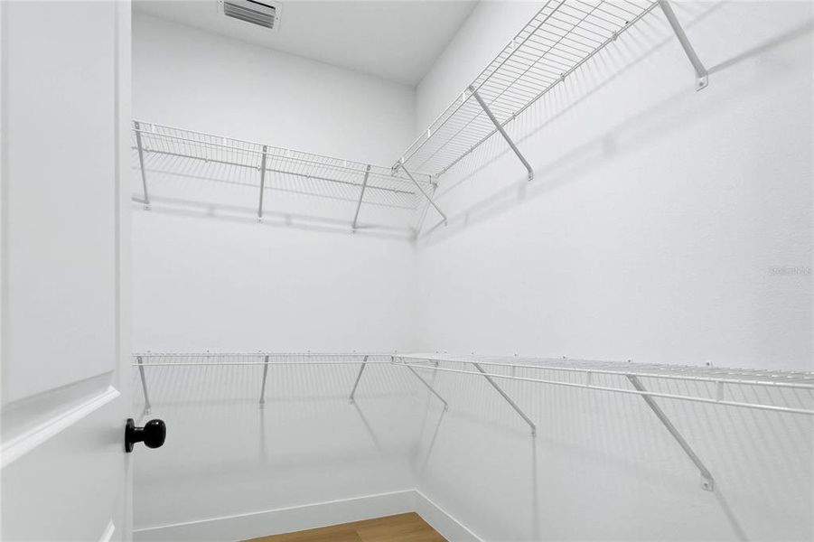 Spacious, unfurnished interior of a new home in , Spring Hill (Image 29).