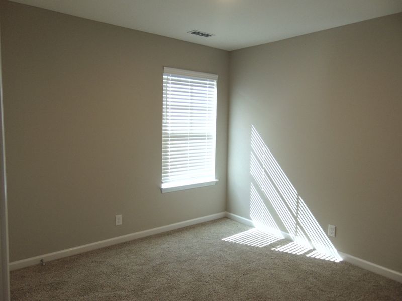 Spacious, unfurnished interior of a new home in Evergreen Farms, Murfreesboro (Image 19).