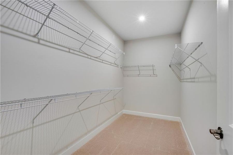 Spacious, unfurnished interior of a new home in Lakecrest, Buford (Image 21).