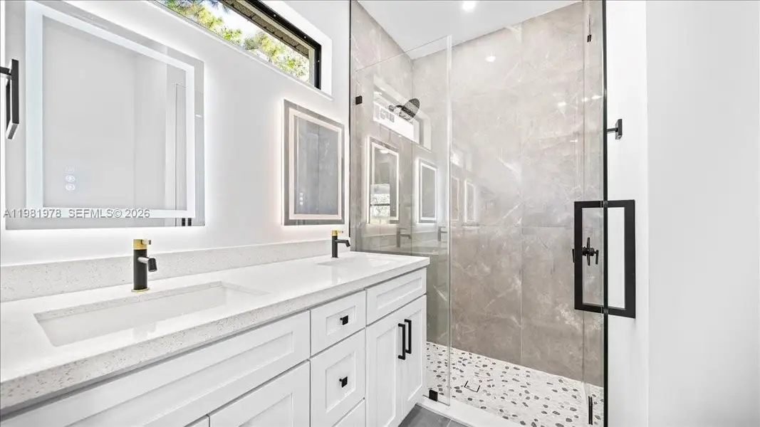 Furnished interior view inside a new home in , Cape Coral (Image 5).