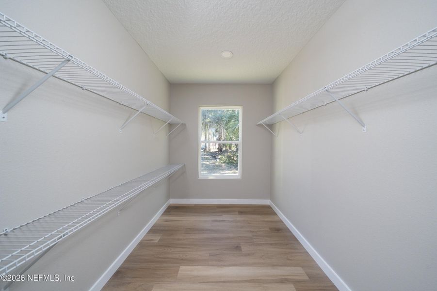 Spacious, unfurnished interior of a new home in , Palatka (Image 14).