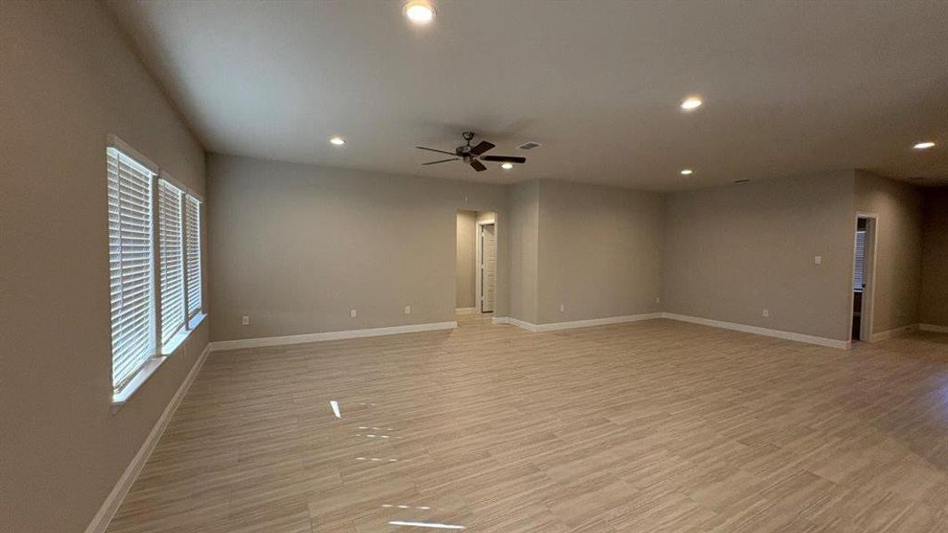 Spacious, unfurnished interior of a new home in Sandstone Estates, Granbury (Image 12). Spacious, unfurnished interior of a new home in Sandstone Estates, Granbury (Image 12).