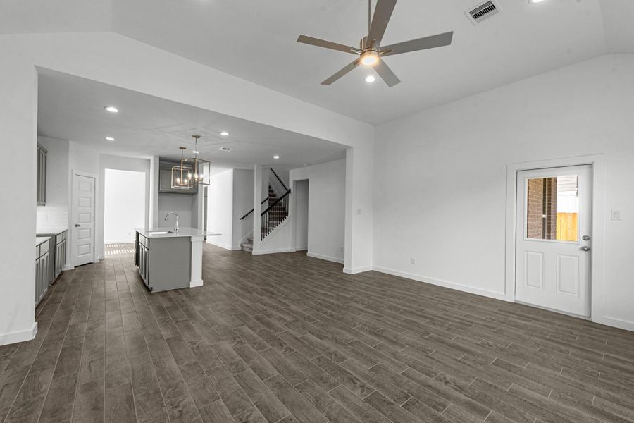 Spacious, unfurnished interior of a new home in Beacon Hill, Waller (Image 17).