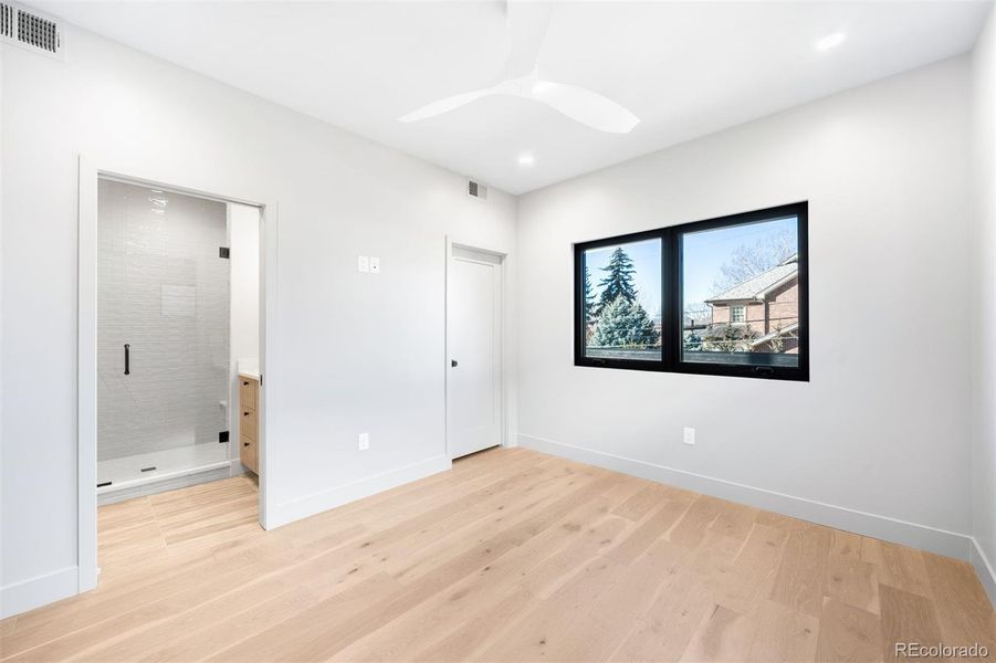 Spacious, unfurnished interior of a new home in , Denver (Image 24).