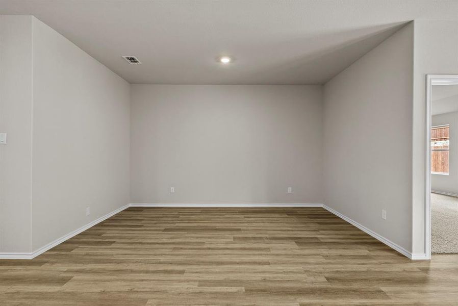 Spacious, unfurnished interior of a new home in , Fort Worth (Image 19).