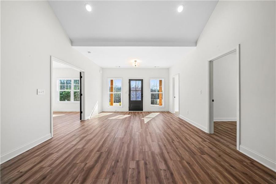 Spacious, unfurnished interior of a new home in , Dallas (Image 20).