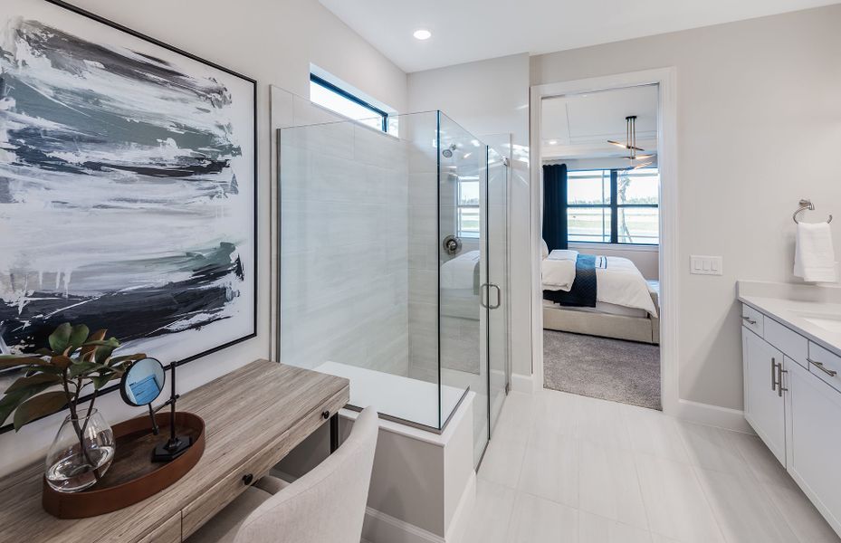 Luxurious owner's bathroom Luxurious owner's bathroom