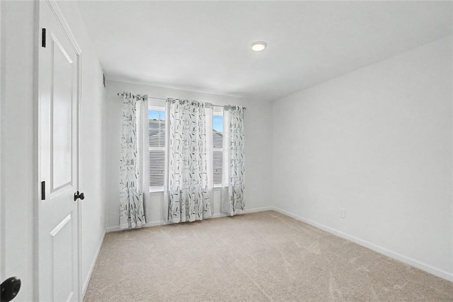 Spacious, unfurnished interior of a new home in , Atlanta (Image 23).
