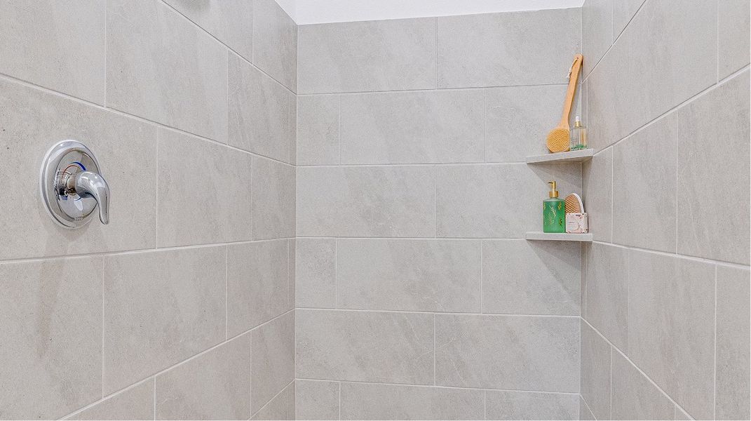 Divisional EI Shower Tile