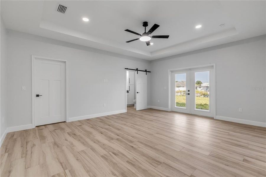 Spacious, unfurnished interior of a new home in , Oak Hill (Image 24).