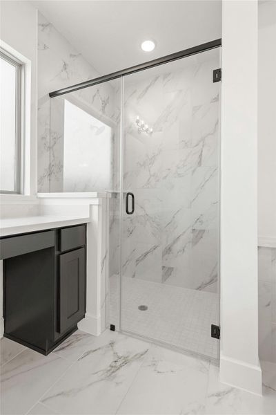 Representative image. Features, selections and colors may vary.