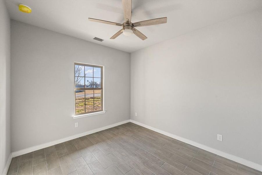 Spacious, unfurnished interior of a new home in , Kerens (Image 23).