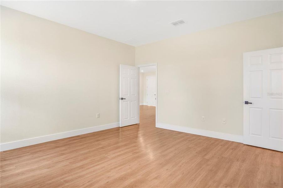 Spacious, unfurnished interior of a new home in , Ocala (Image 28).