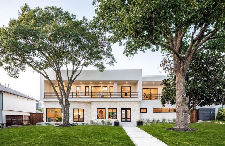 Front exterior of a new home in , Dallas, TX, highlighting curb appeal (Image 2). Front exterior of a new home in , Dallas, TX, highlighting curb appeal (Image 2).
