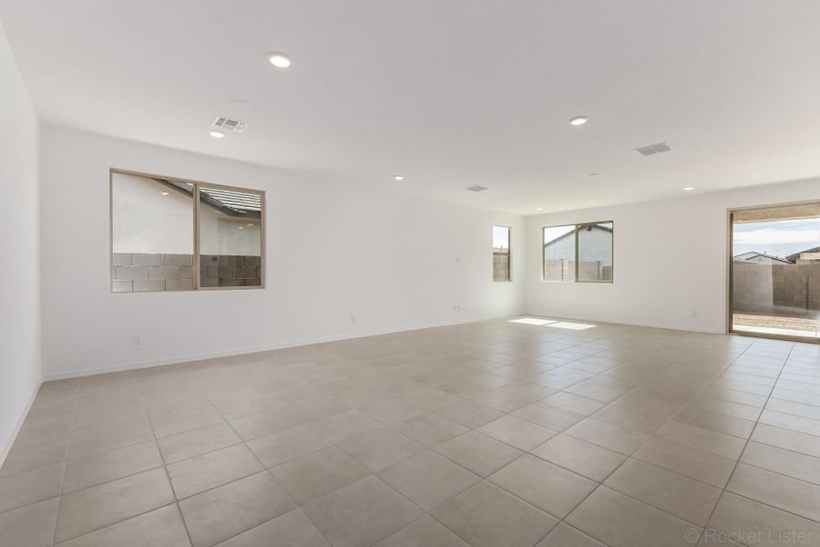 Spacious, unfurnished interior of a new home in Tyler Ranch, Buckeye (Image 9). Spacious, unfurnished interior of a new home in Tyler Ranch, Buckeye (Image 9).