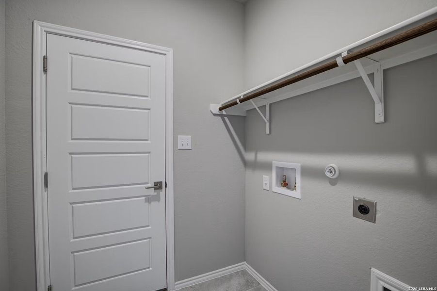 Spacious, unfurnished interior of a new home in Agave, San Antonio (Image 12). Spacious, unfurnished interior of a new home in Agave, San Antonio (Image 12).