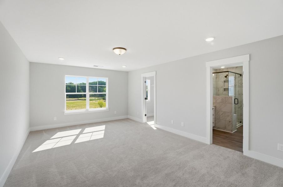 Spacious, unfurnished interior of a new home in Blythe Mill Townhomes, Waxhaw (Image 24).