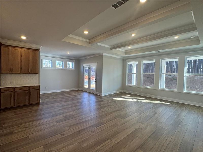 Spacious, unfurnished interior of a new home in Rosewood Lake Preserve, Hoschton (Image 31).