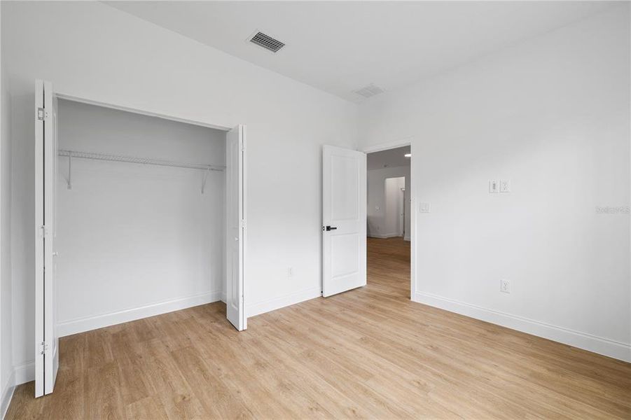 Spacious, unfurnished interior of a new home in , Citrus Springs (Image 29).