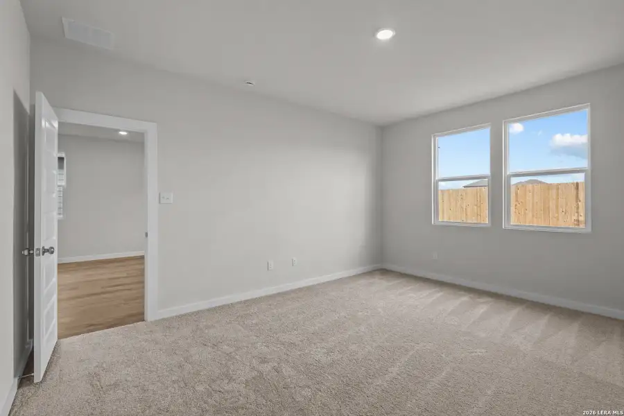 Spacious, unfurnished interior of a new home in Applewhite Meadows, San Antonio (Image 28).
