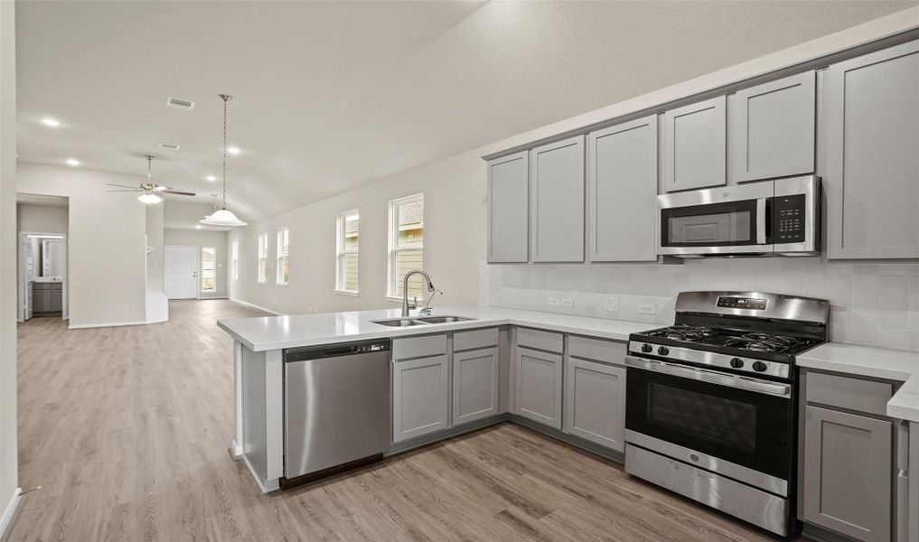 Plenty of cabinet and counter space (*Photo not of actual home and used for illustration purposes only.)