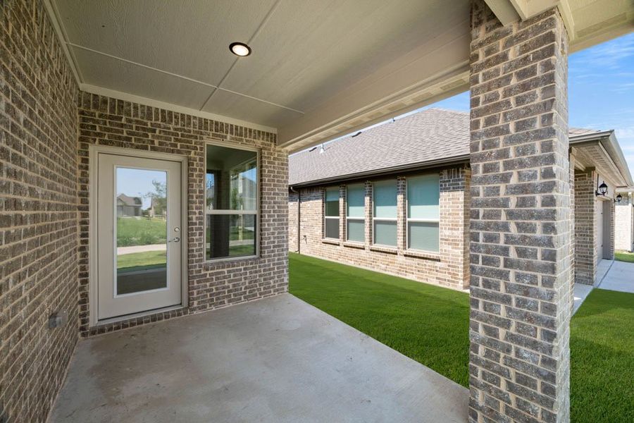 Front exterior of a new home in Redden Farms – Active Adult, Midlothian, TX, highlighting curb appeal (Image 25). Front exterior of a new home in Redden Farms – Active Adult, Midlothian, TX, highlighting curb appeal (Image 25).