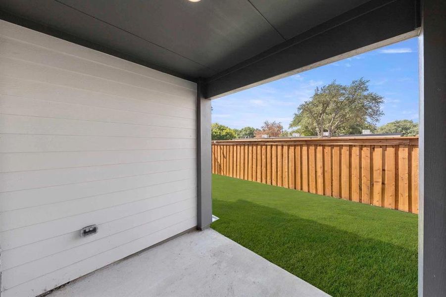 Exterior details and patio area of a home in Sereno Oaks at Buckner Terrace, Dallas (Image 3).