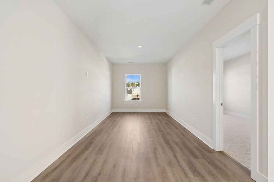 Spacious, unfurnished interior of a new home in , Summerville (Image 34).