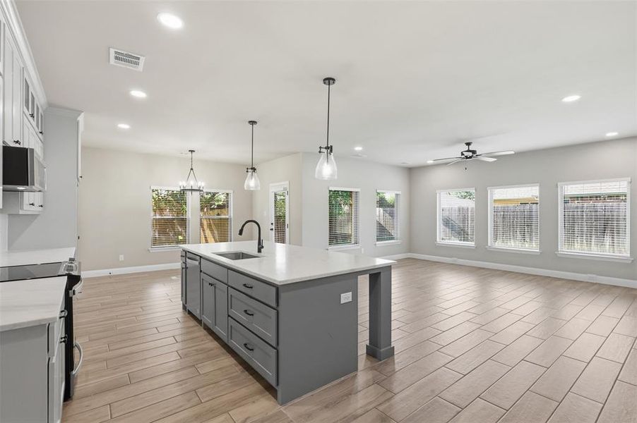 Furnished interior view inside a new home in , Saginaw (Image 5).