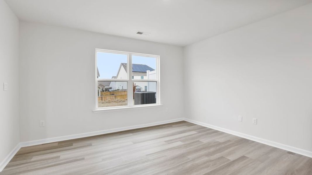 Spacious, unfurnished interior of a new home in Covington Village, Greer (Image 17).