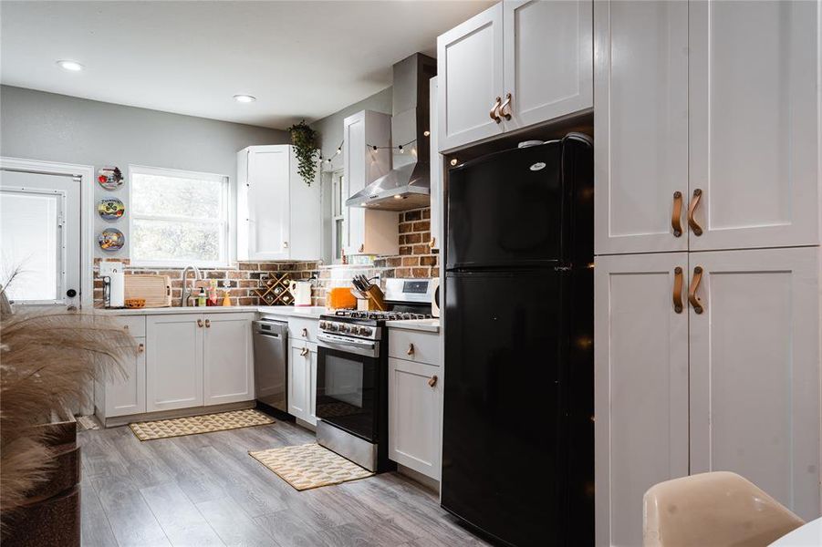 Furnished interior view inside a new home in , Fort Worth (Image 10). Furnished interior view inside a new home in , Fort Worth (Image 10).