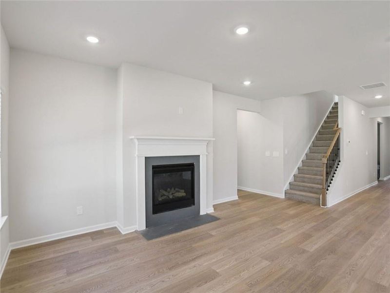 Spacious, unfurnished interior of a new home in River Pointe, Monroe (Image 17).