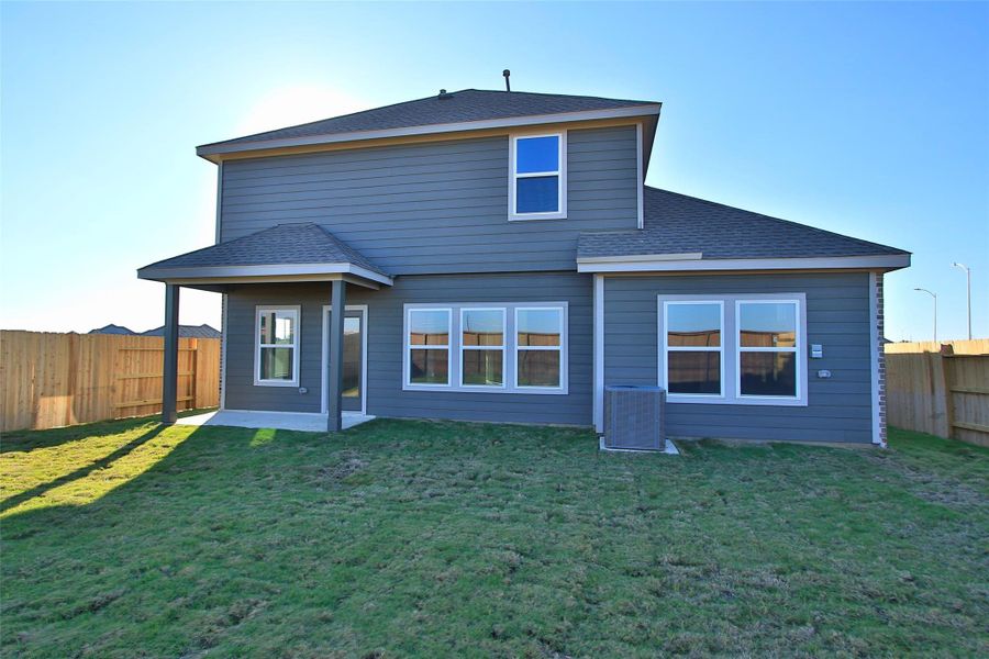 Exterior details and patio area of a home in Oakwood Estates, Waller (Image 19).