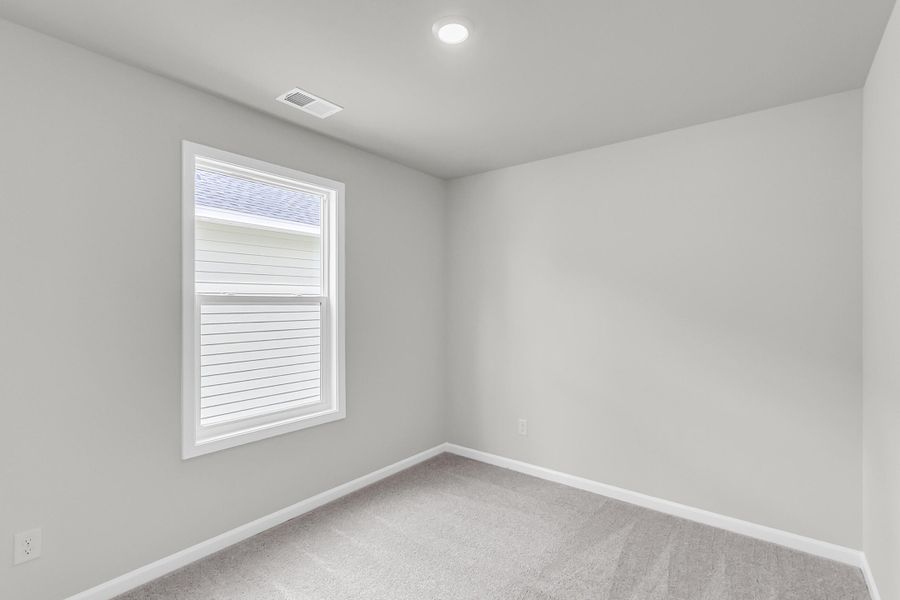 Spacious, unfurnished interior of a new home in Central Creek, Goose Creek (Image 17).