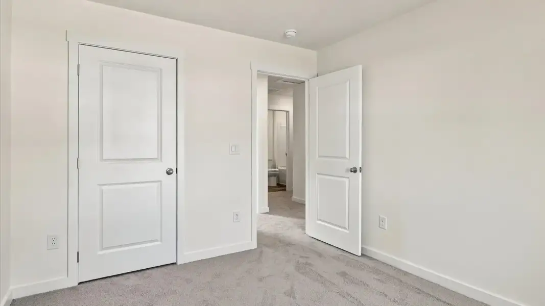 Representative unfurnished interior of a home built from the Glendale by D.R. Horton in Belhaven, Knoxville (Image 38).