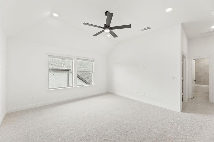 Spacious, unfurnished interior of a new home in Painted Tree, McKinney (Image 32).