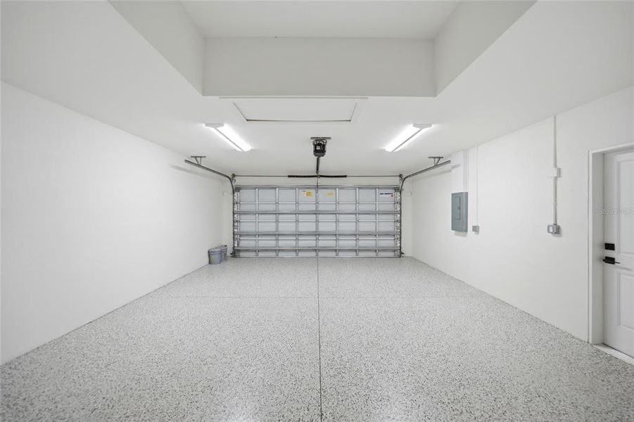 Spacious, unfurnished interior of a new home in , Arcadia (Image 39).