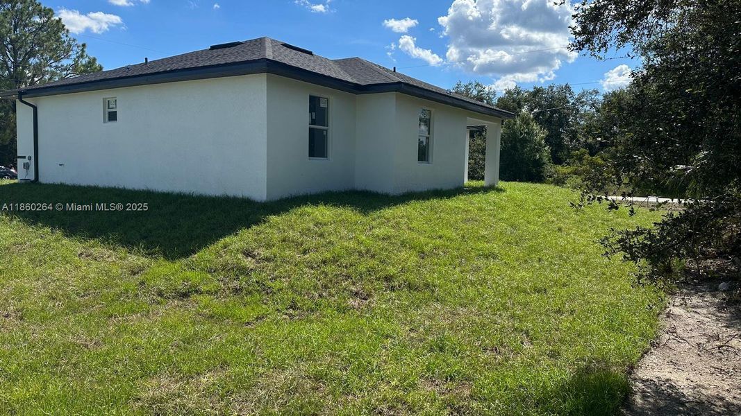 Image 27 of a home in . Image 27 of a home in .