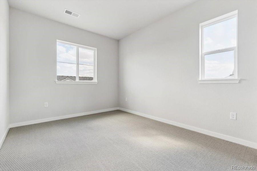 Spacious, unfurnished interior of a new home in Parkdale Commons, Lafayette (Image 21).