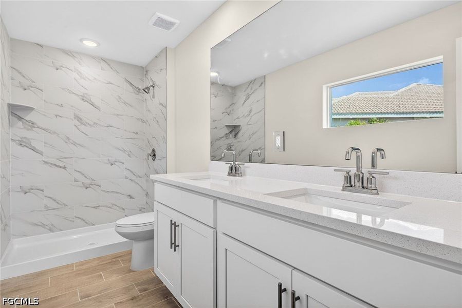 Furnished interior view inside a new home in Cape Coral, Cape Coral (Image 10).